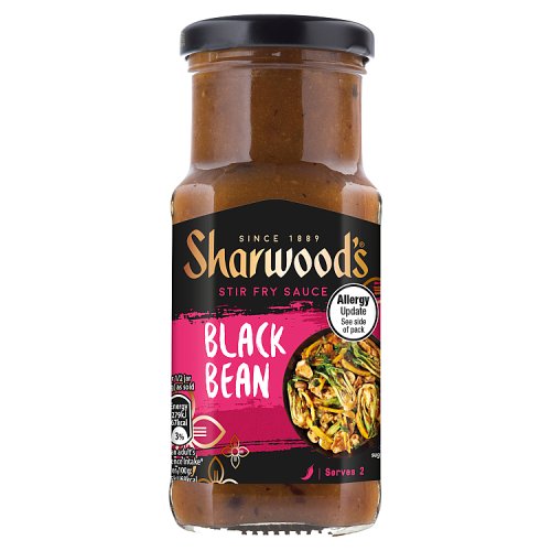 Sharwoods Stir Fry Sauce Black Bean 195g pack shot