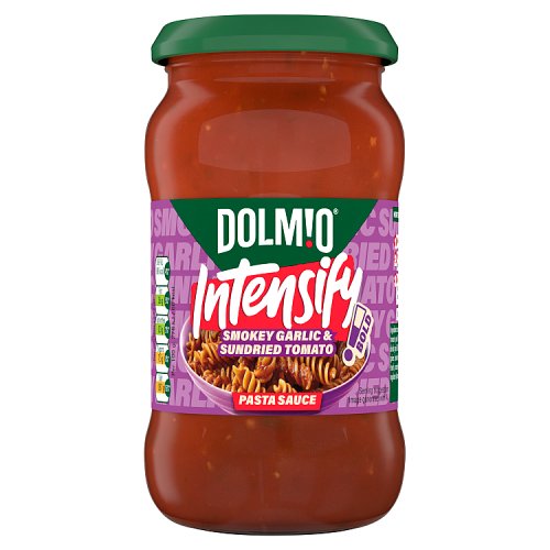Dolmio Intensify Smokey Garlic & Tomato 400g pack shot