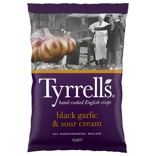 Tyrrells Black Garlic & Sour Cream Sharing Bag 135g pack shot