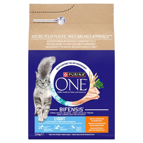 Purina ONE Light Rich Chicken & Wheat 2.8kg pack shot